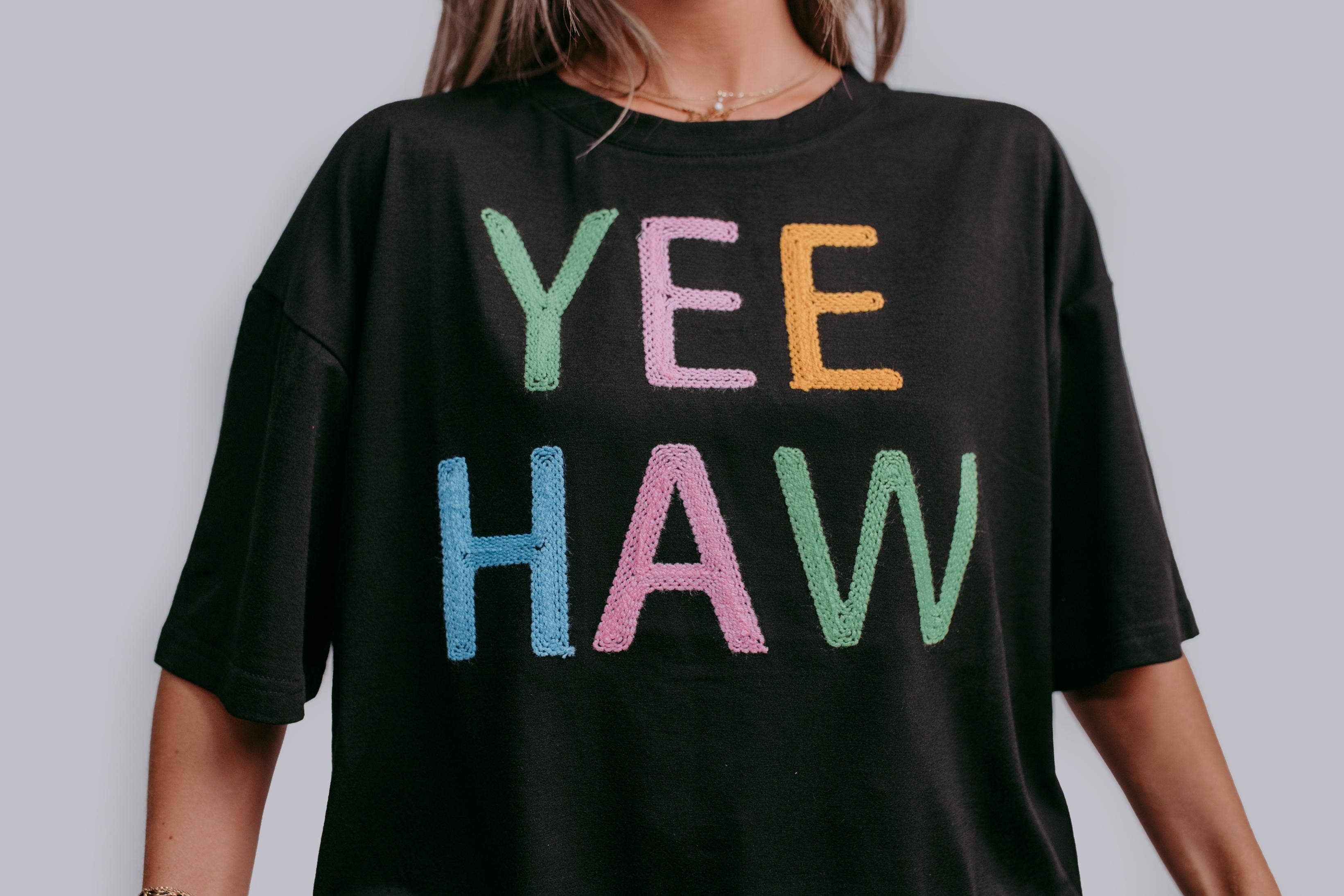 SHORT SLEEVE YEE HAW ROPE EMBROIDERED TEE