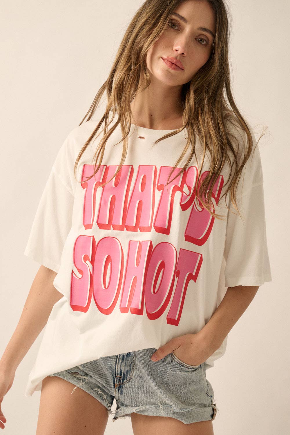 THAT'S SO HOT GRAPHIC TEE