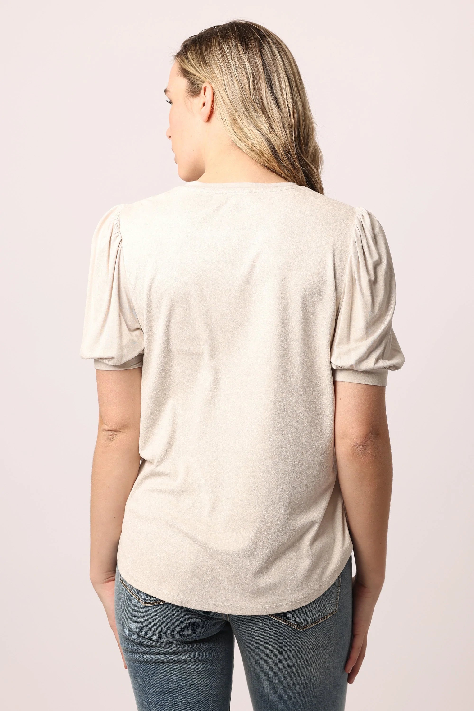 NISHA BUBBLE SHORT SLEEVE SUEDE TOP