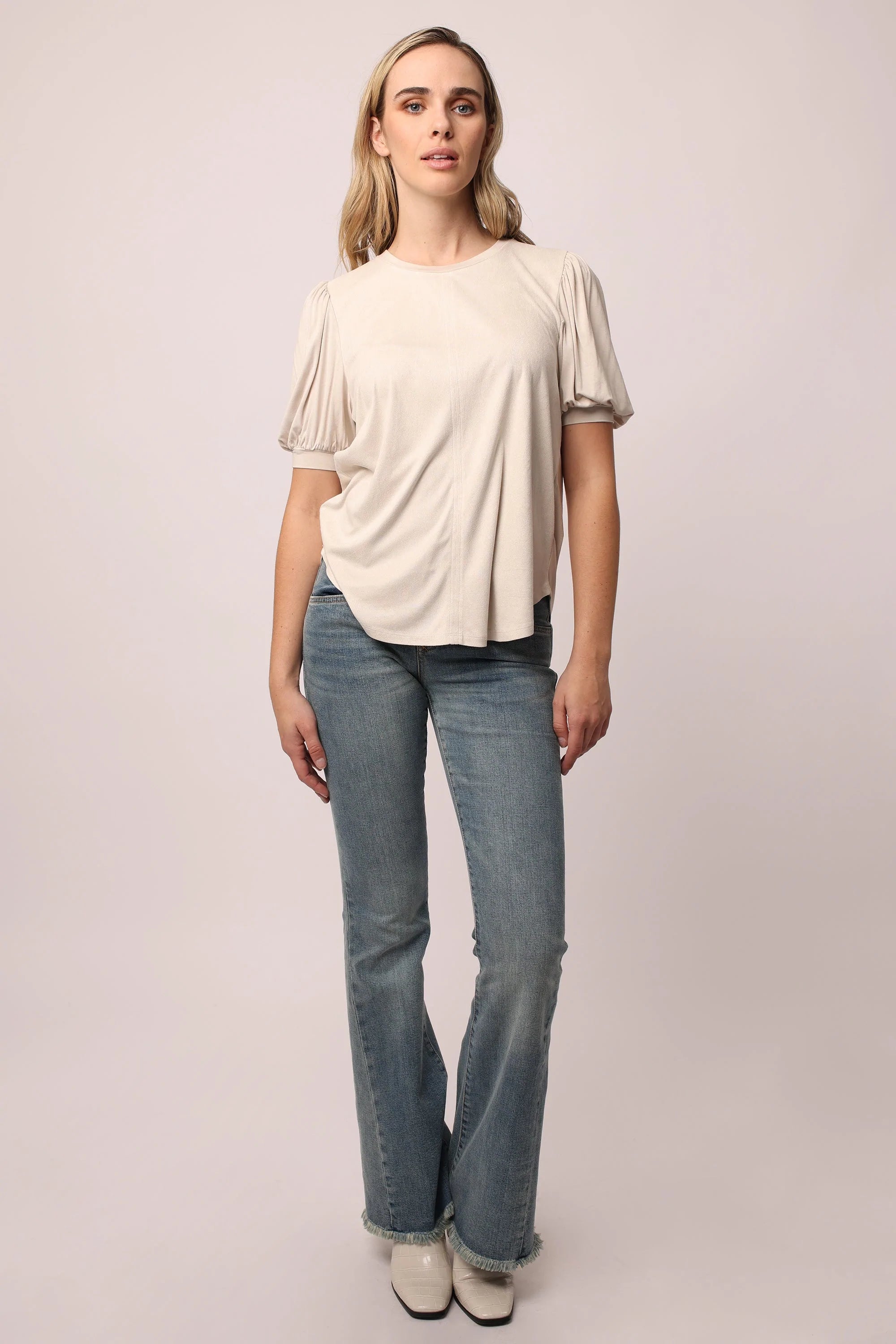 NISHA BUBBLE SHORT SLEEVE SUEDE TOP