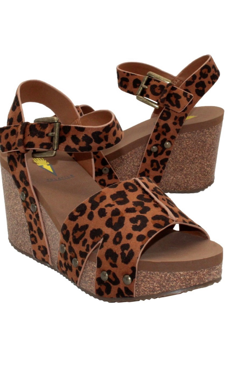 NEKOMA BUTTED SEAM WEDGE WITH ANKLE STRAP