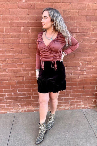 LONG SLEEVE VNECK WITH ADJUSTABLE FRONT ROUCHING