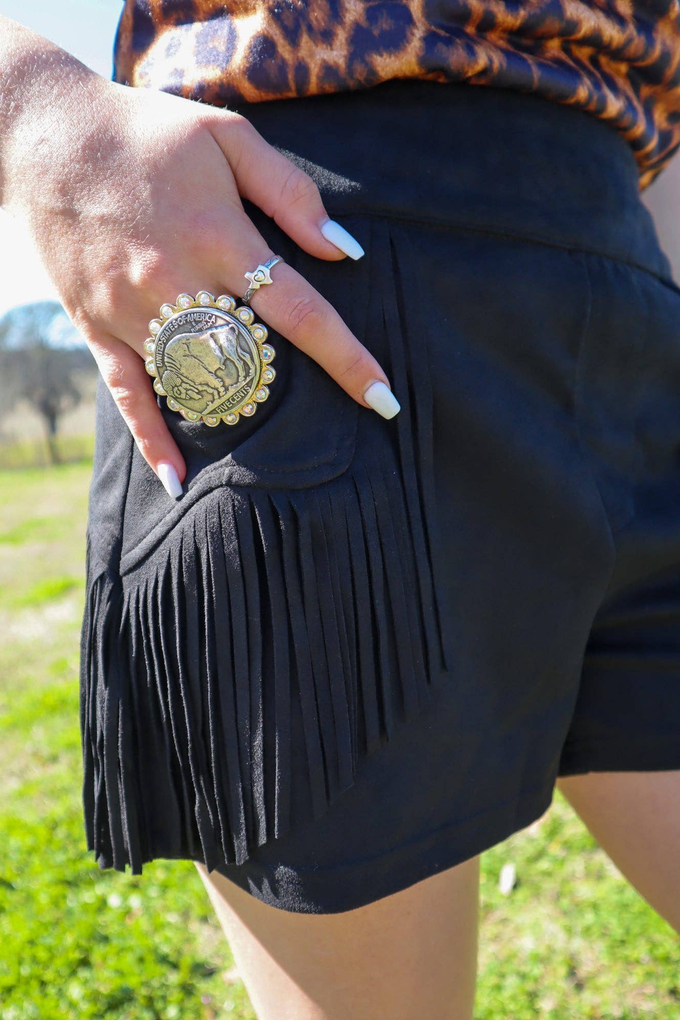 VEGAN SUEDE SHORTS WITH FRINGE DETAIL AND ELASTIC BACK
