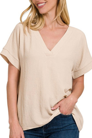 SHORT CUFF SLEEVE VNECK TOP WITH STRAIGHT HEM