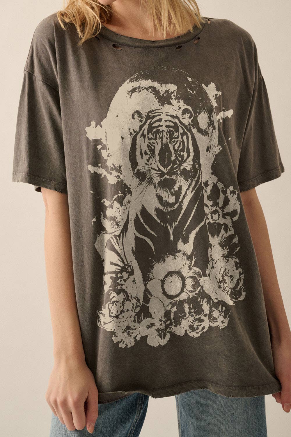 TTIGER MOON VINTAGE WASH GRAPHIC TEE
