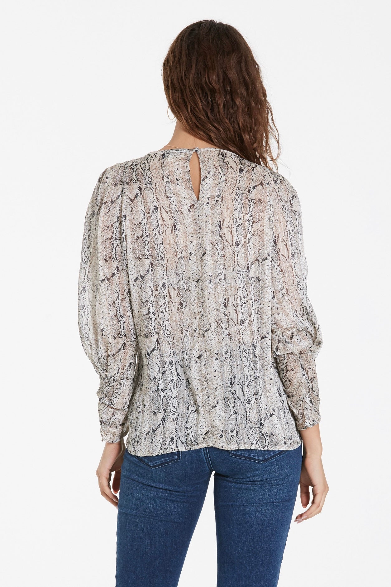 BRAELYN KEY HOLE BLOUSE WITH SHIRRED SLEEVES