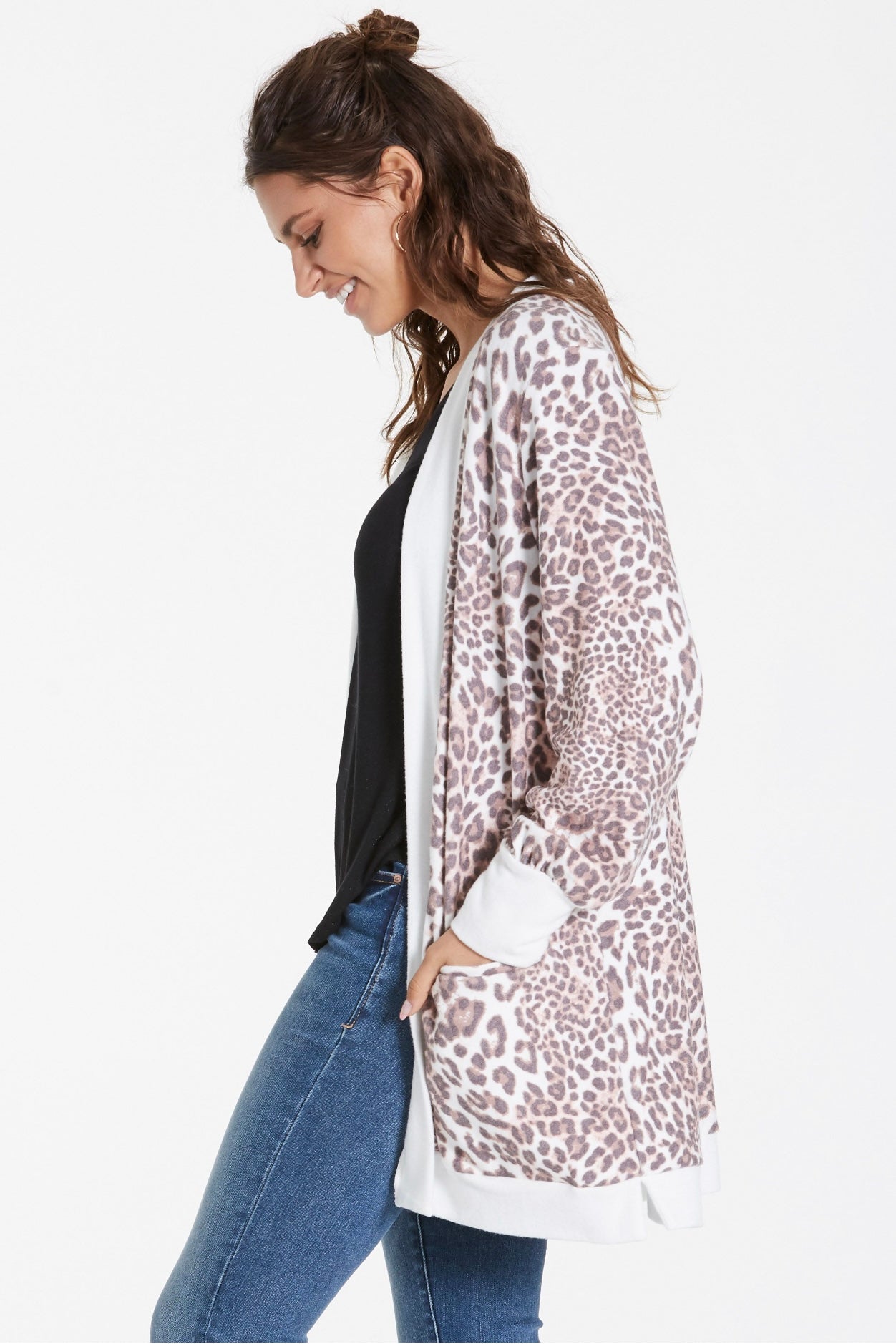 HEATHER LONG SLEEVE LEOPARD PRINT OPEN CARDI WITH POCKETS