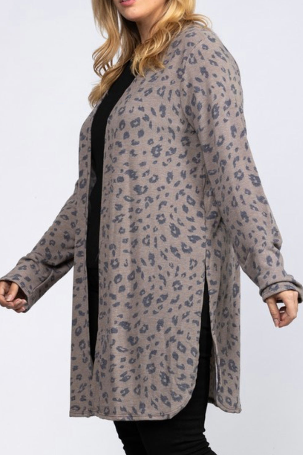 CURVY LEOPARD PRINT OPEN CARDI WITH SIDE SLITS