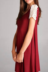 SHORT SLEEVE KNIT DRESS WITH LACE SHOULDER DETAIL