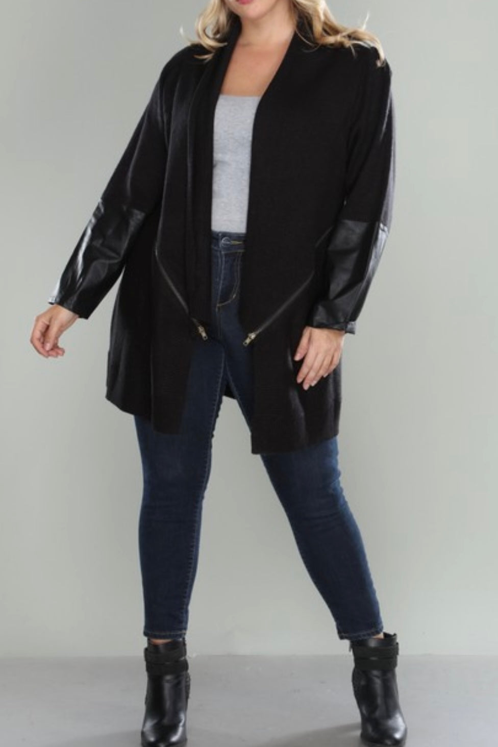 CURVY SWEATER CARDI WITH VEGAN LEATHER AND ZIPPER DETAILS