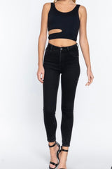 DOUBLE SCOOP SEAMLESS RIB CROP TOP WITH CIRCLE CLASP