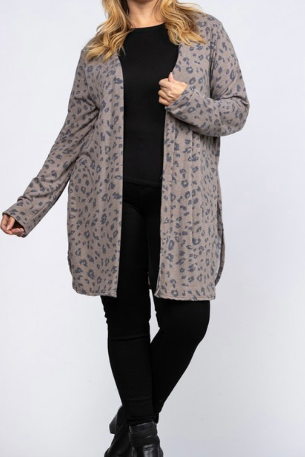 CURVY LEOPARD PRINT OPEN CARDI WITH SIDE SLITS