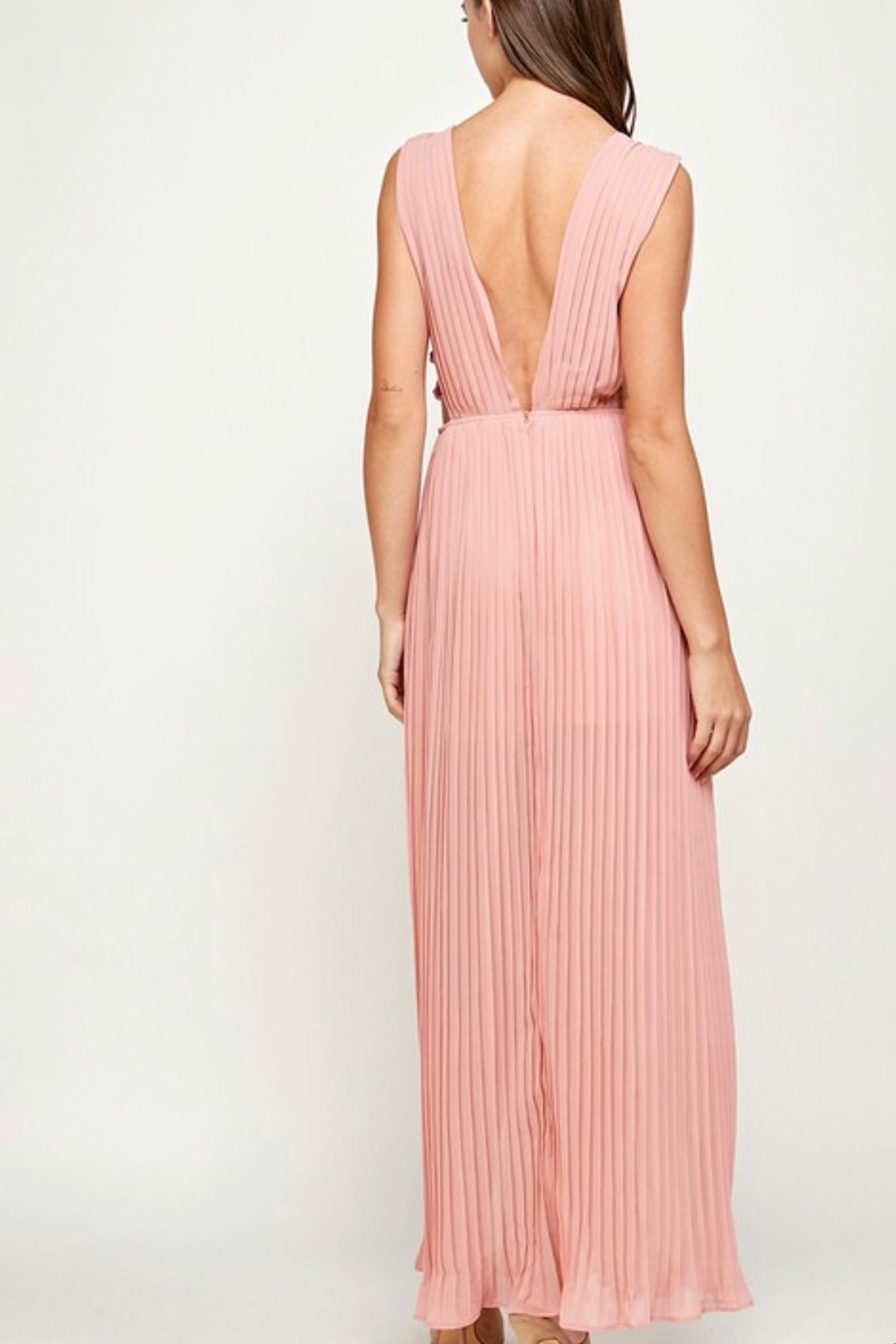 SLEEVELESS PLEATED MAXI DRESS WITH SIDE DETAIL