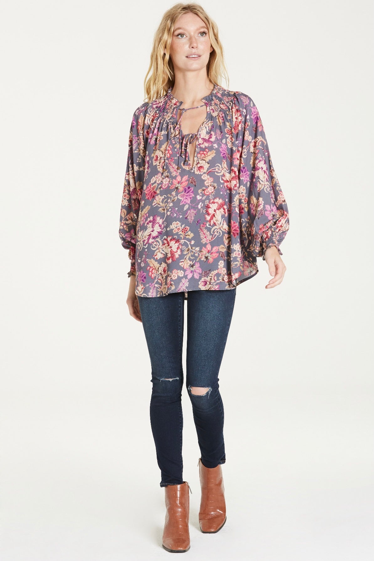 MONA BUBBLE SLEEVE RELAXED TIE NECK FLORAL TOP