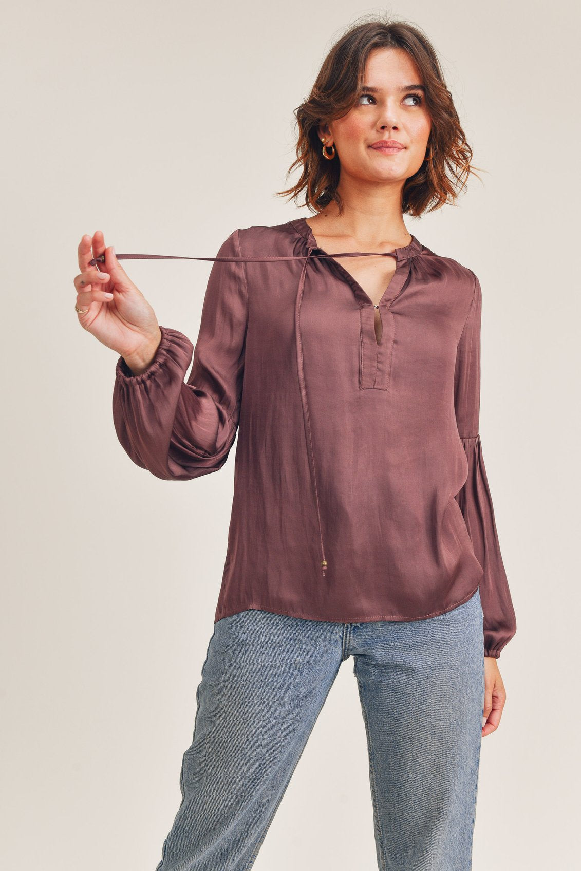 DANI PULLOVER WOVEN TOP WITH PUFF CUFFED SLEEVES